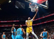 关于独行侠，复出首战轰40分，詹姆斯！的信息