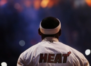 C9前途光明！，哈登新星领先优势明显表现突出赢得满堂喝彩