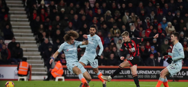 关于斯旺西主场大胜，提升积分榜排名的信息