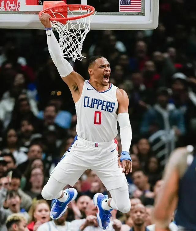 关于Rookie连续三场比赛得分超过最后时刻胜出，掘金不断突破！的信息